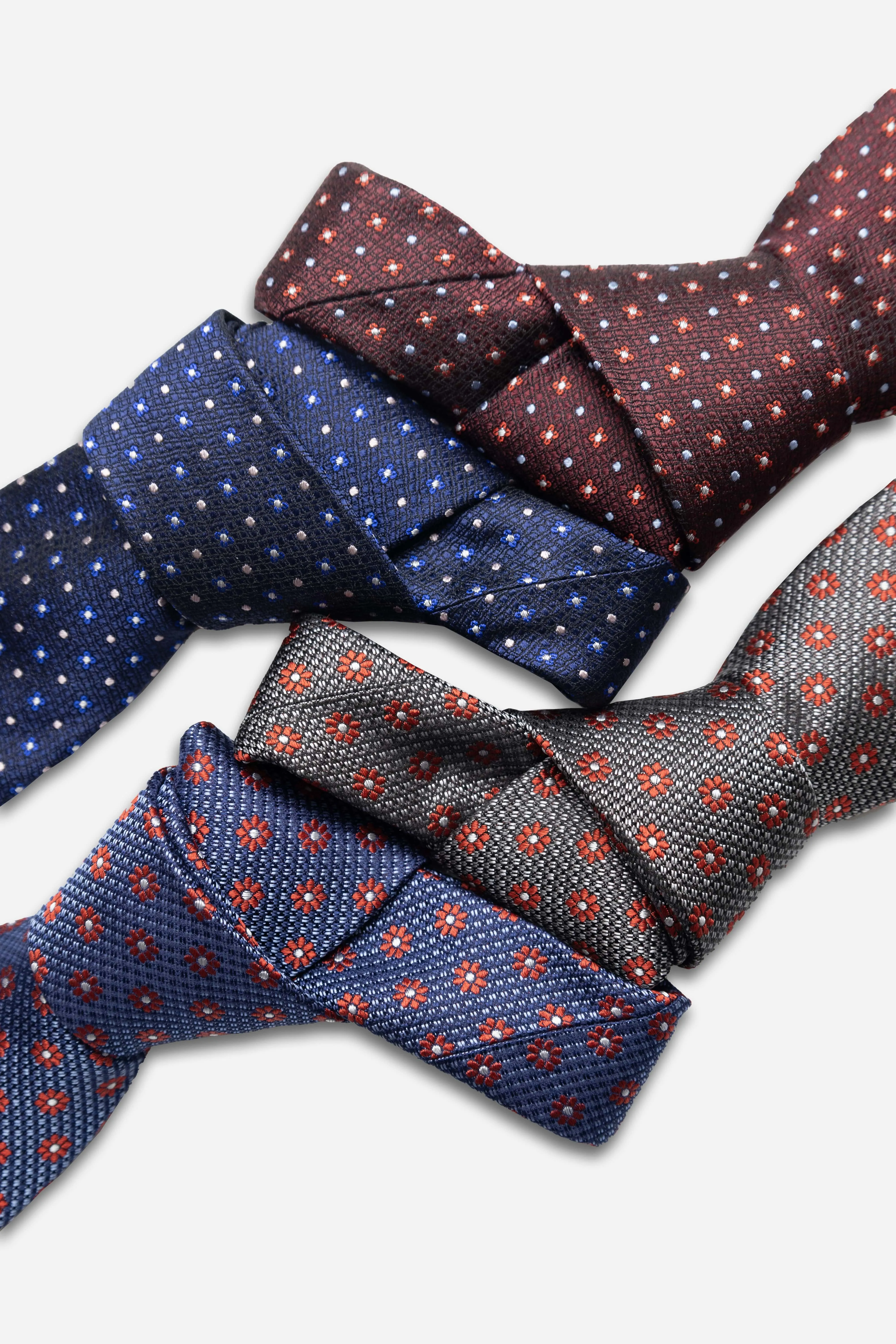 Fort Edward Foulard Silk Tie, Burgundy / Red / Light Blue