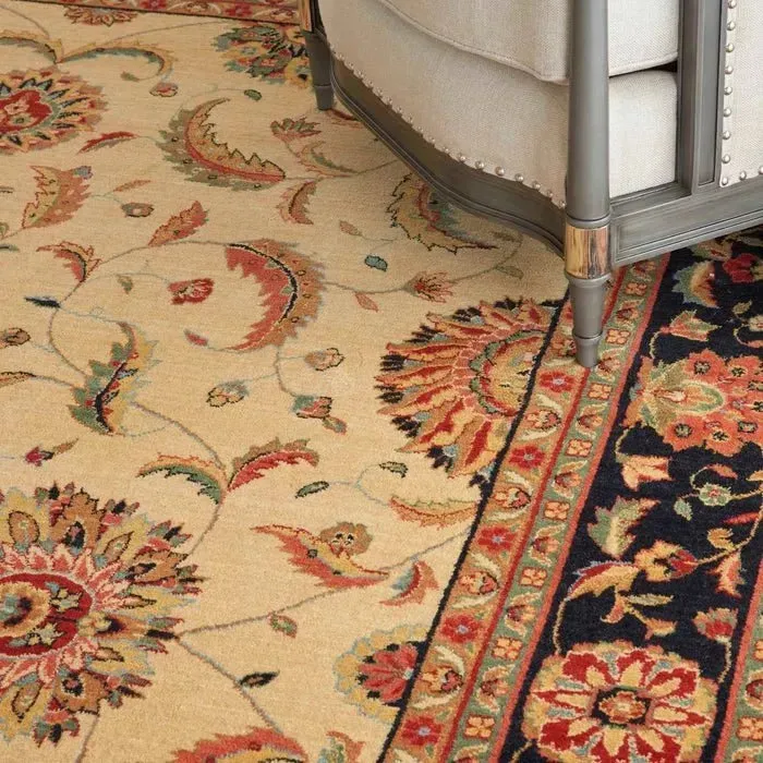 Living Treasures LI04 Ivory/Black Rug