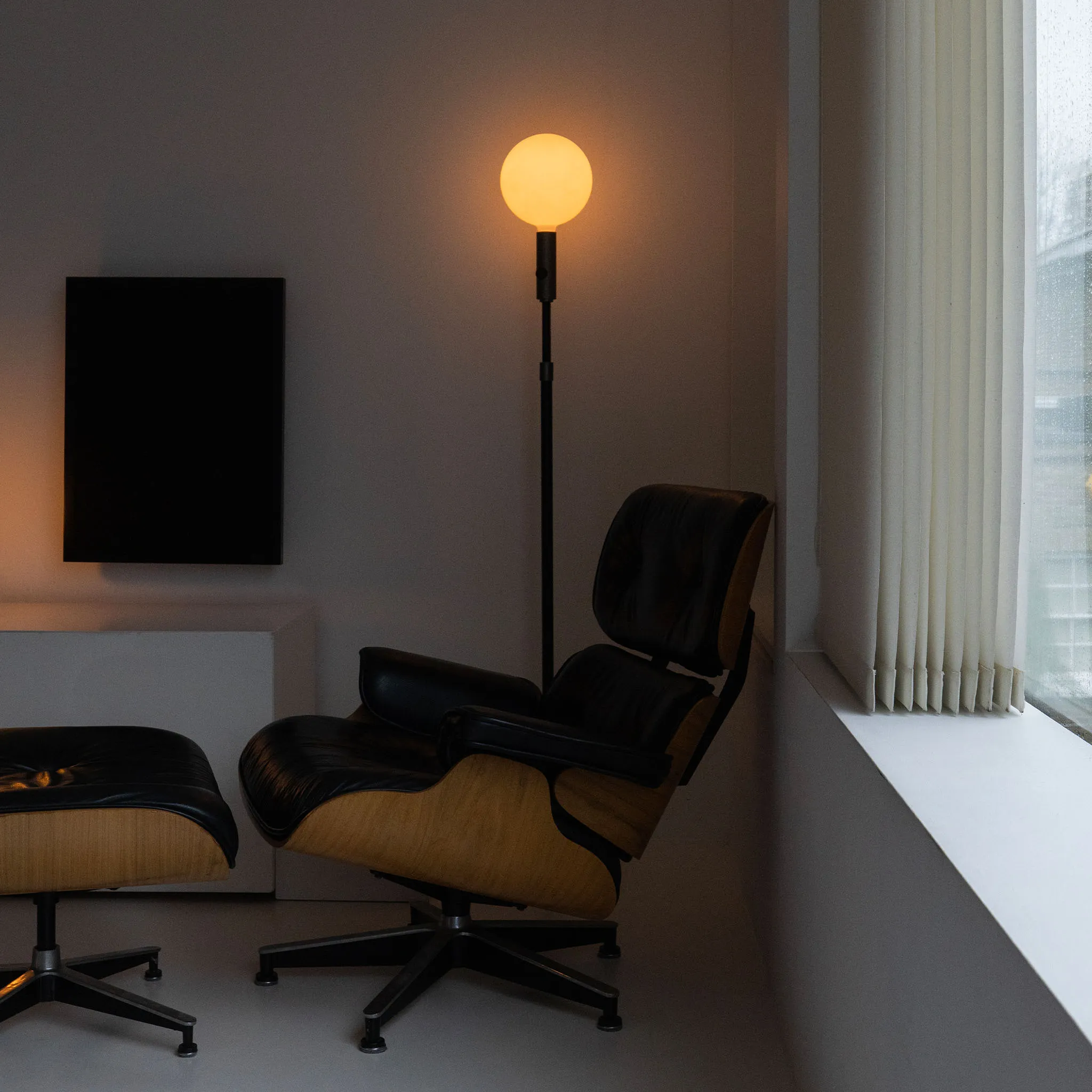 Poise Adjustable Floor Lamp in Graphite   Sphere V