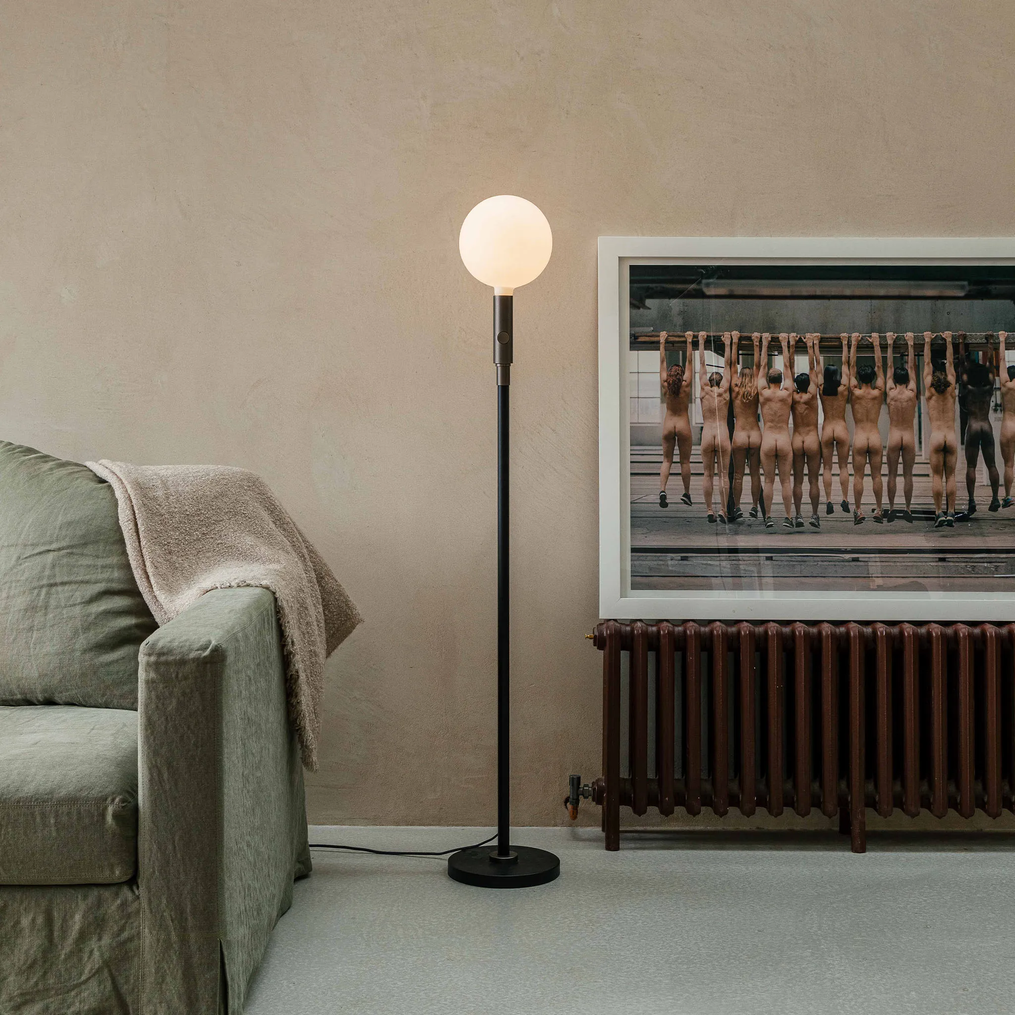 Poise Adjustable Floor Lamp in Graphite   Sphere V